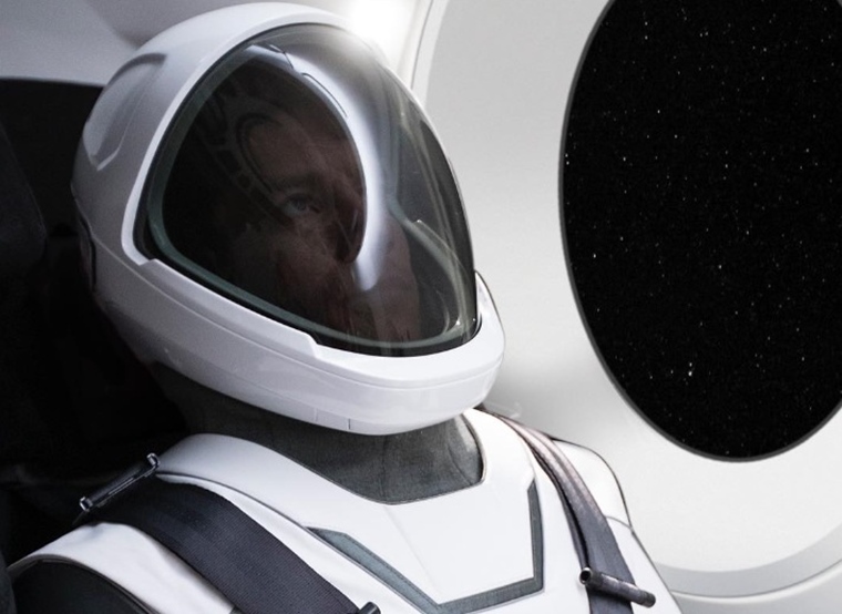 Vesmr: Elon Musk zverejnil zber na SpaceX vesmrny oblek